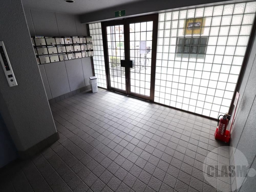 22/30 エントランス