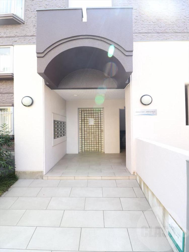 22/30 エントランス