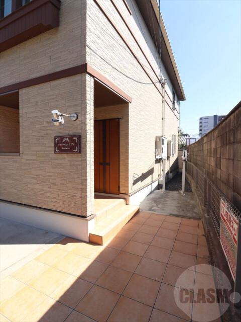 22/30 エントランス