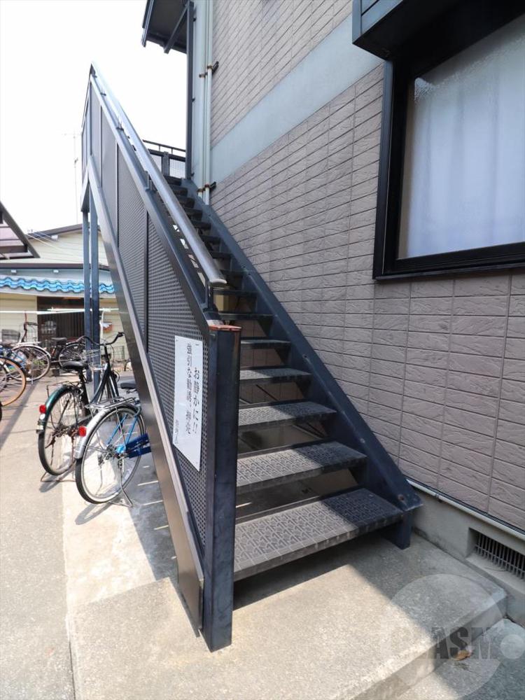 22/30 エントランス