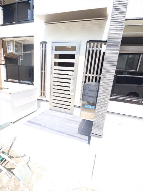 22/30 エントランス