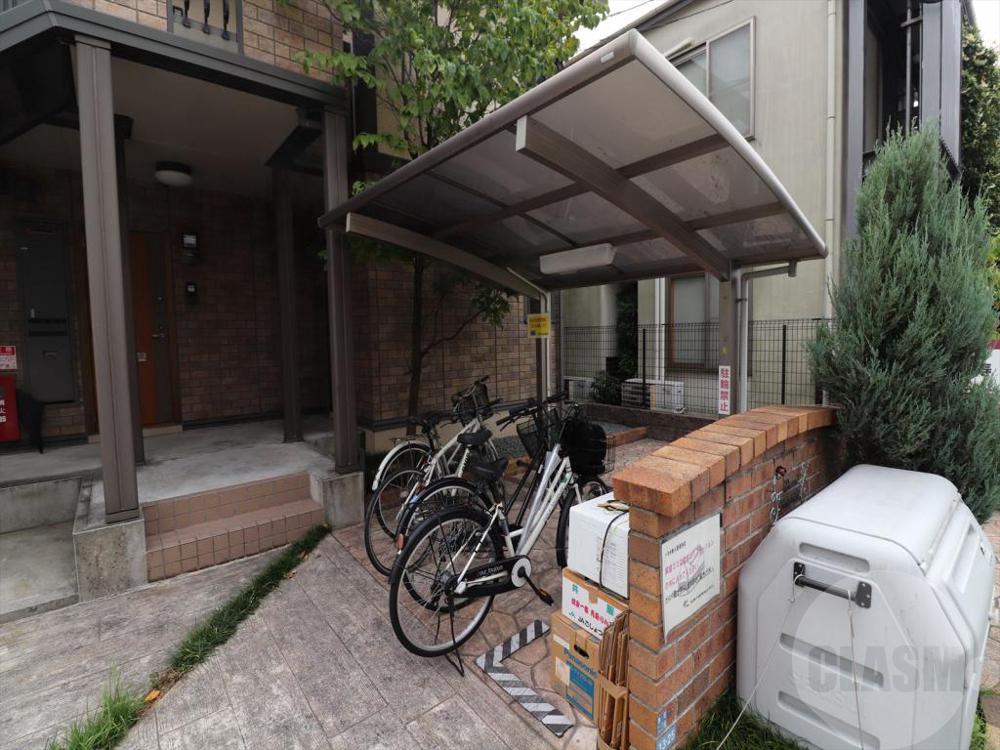 21/30 エントランス