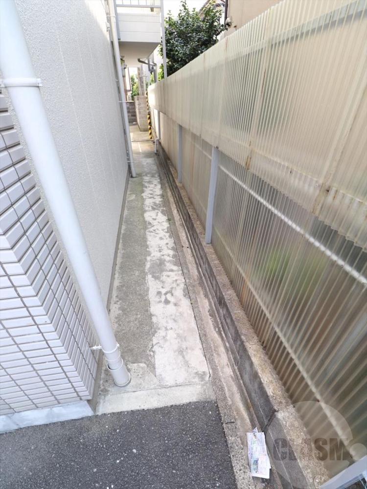 22/30 エントランス