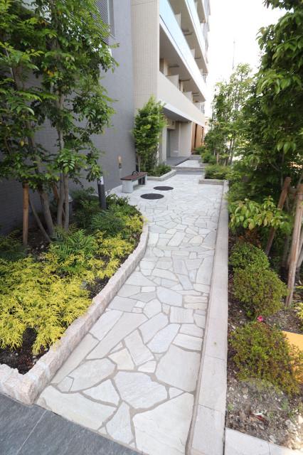 22/30 エントランス