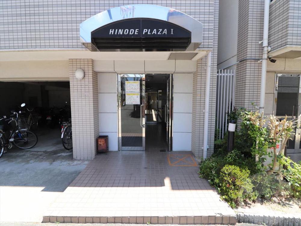 22/30 エントランス