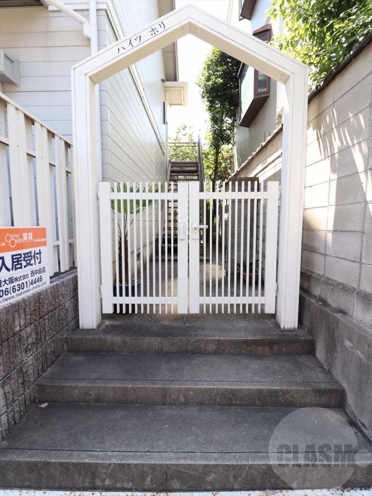 22/30 エントランス