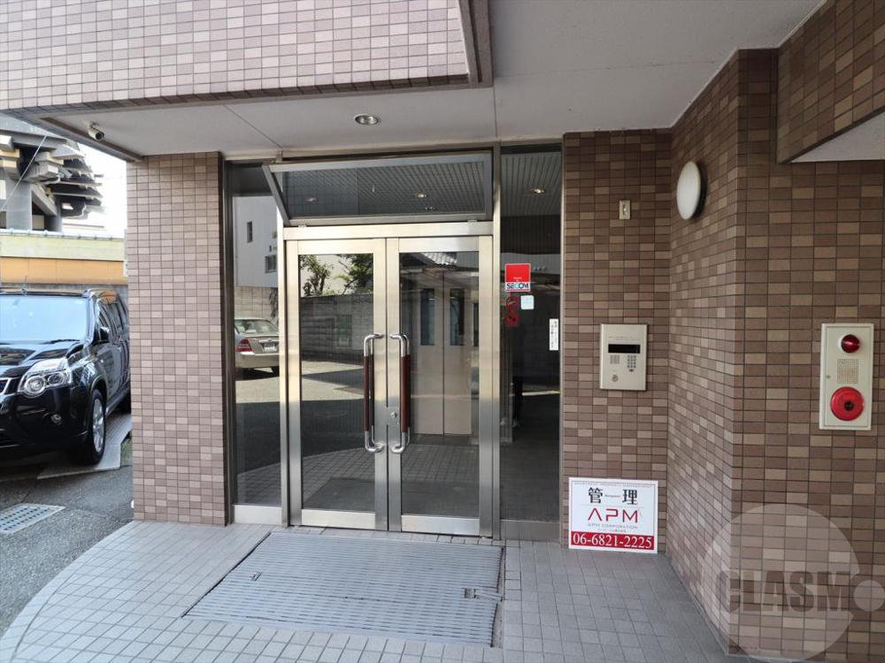 21/30 エントランス