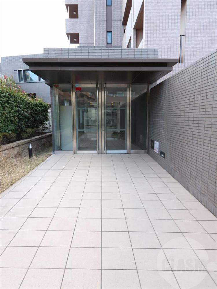 22/30 エントランス