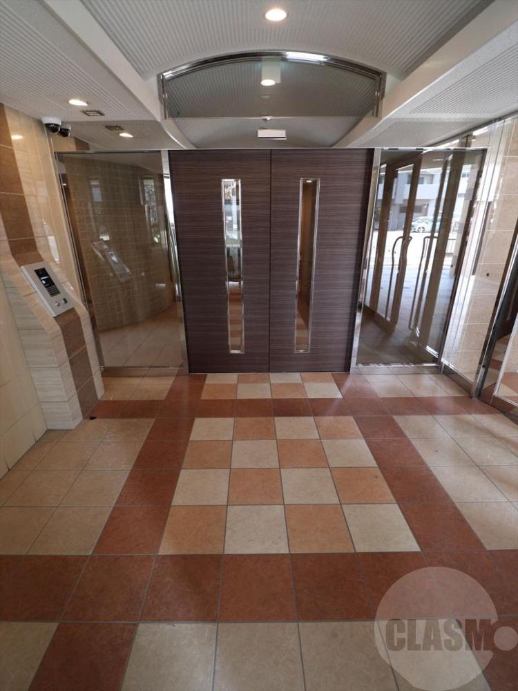 22/30 エントランス