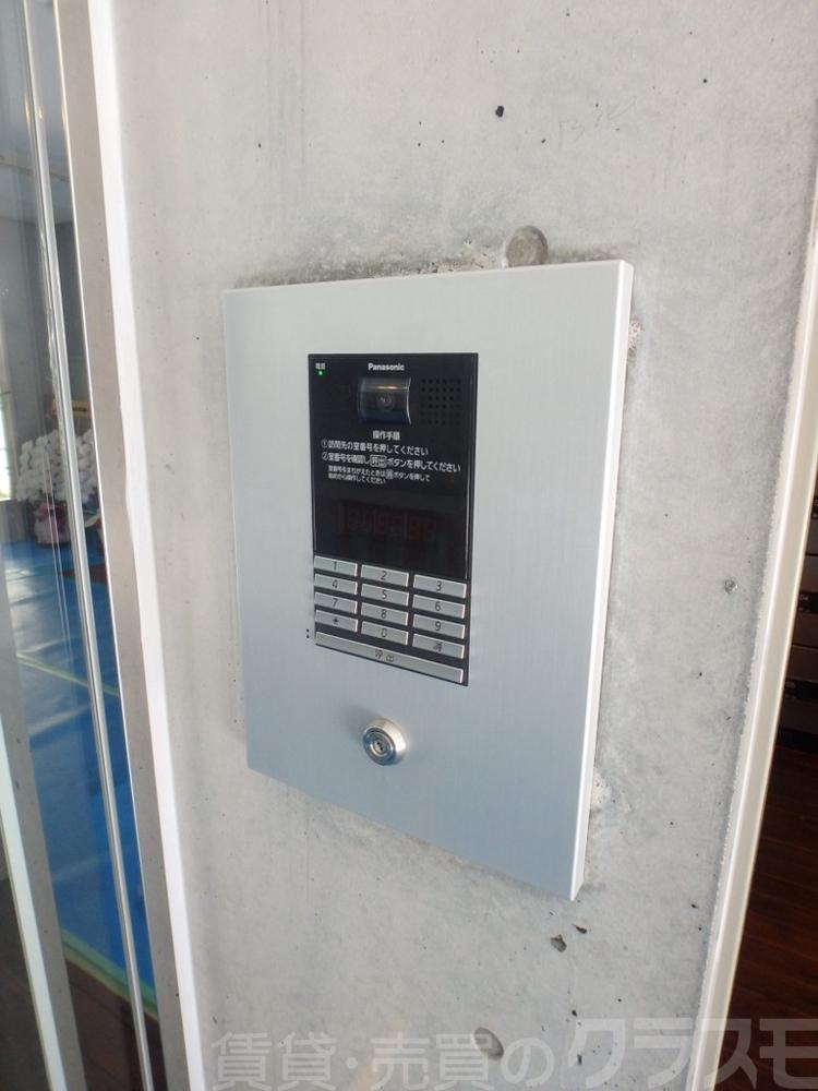 22/30 エントランス