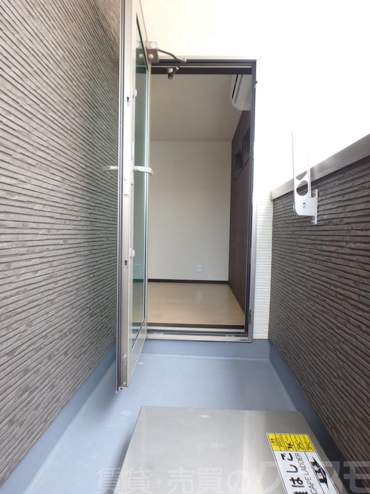 13/23 バルコニー