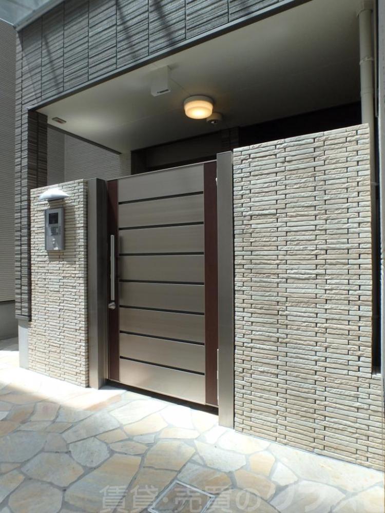 21/27 エントランス