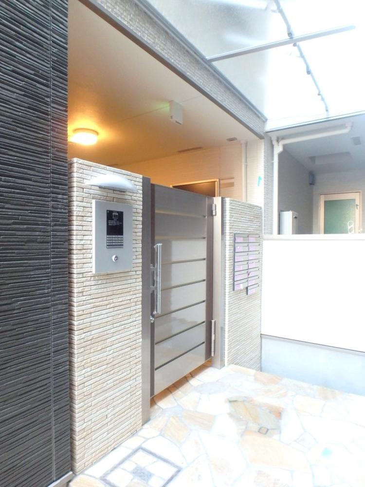 15/19 エントランス