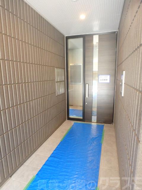 28/30 エントランス