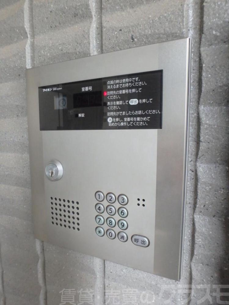 25/30 エントランス