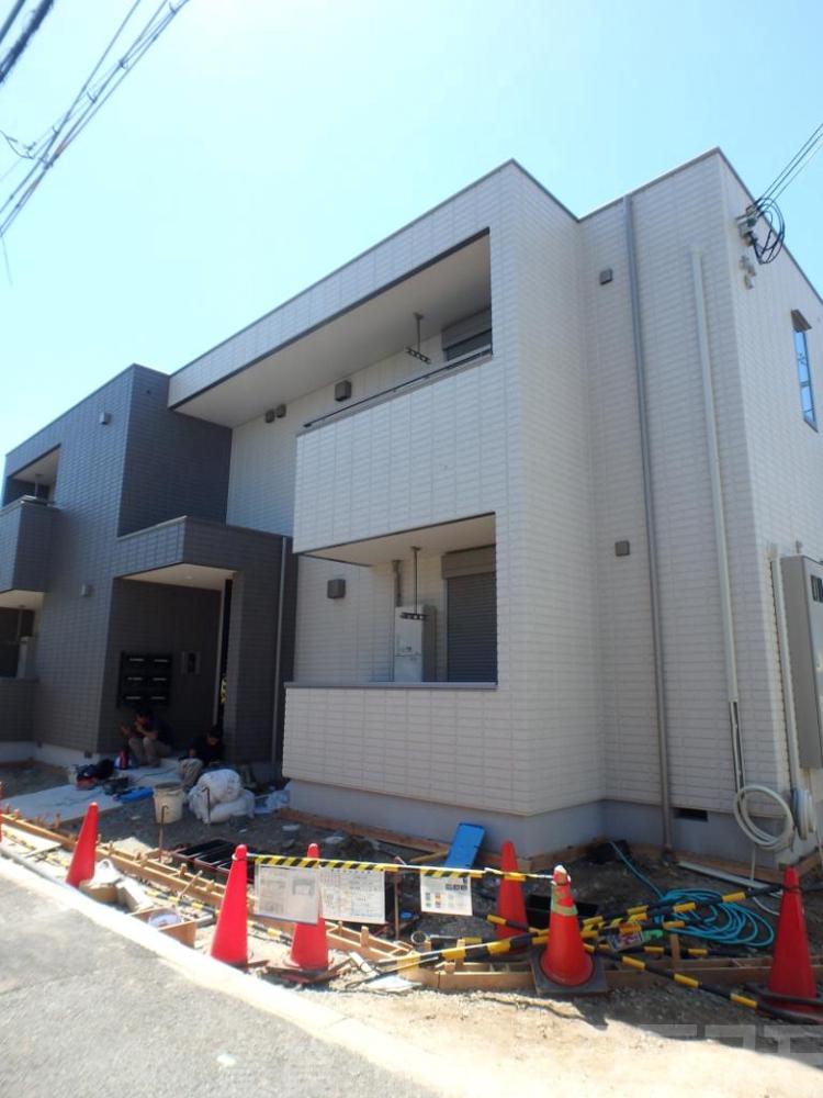 24/30 エントランス