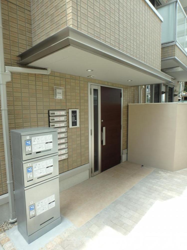 28/30 エントランス