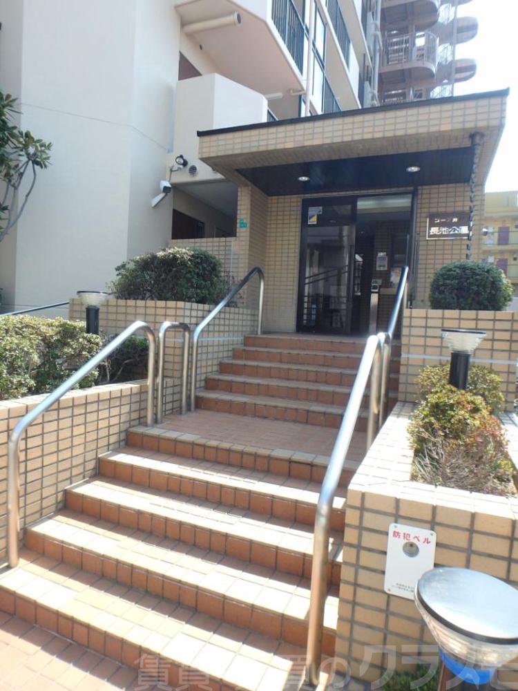 28/30 エントランス