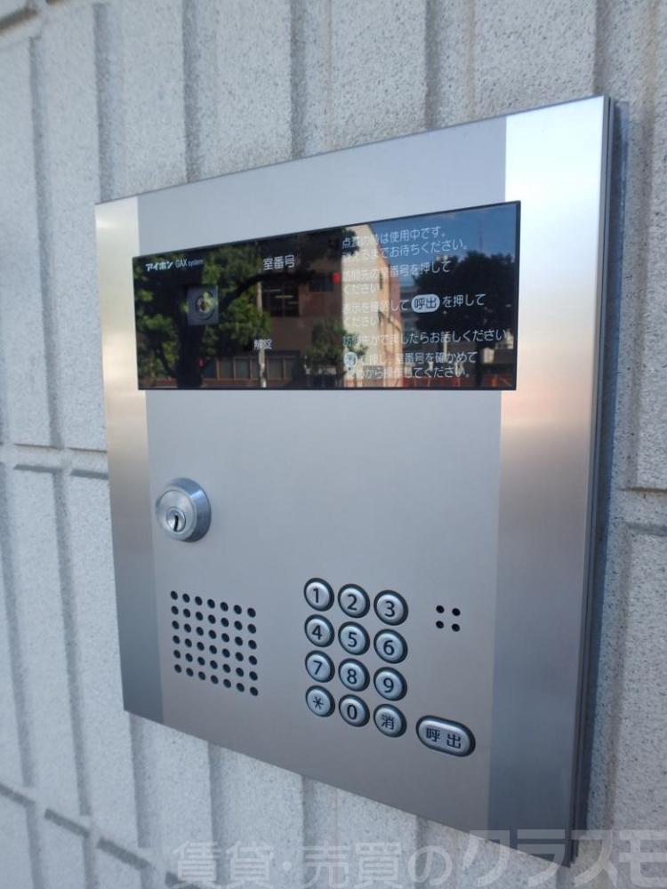 21/30 エントランス