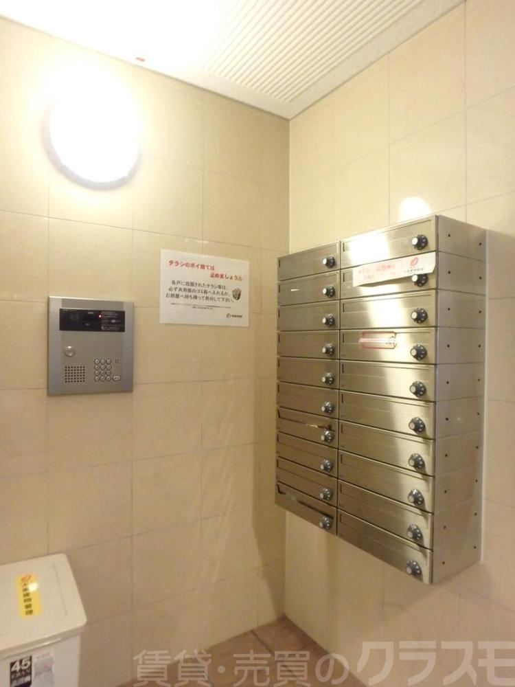 19/30 エントランス