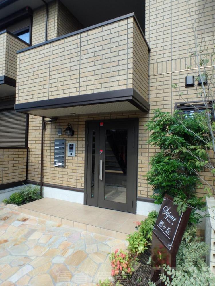 25/30 エントランス