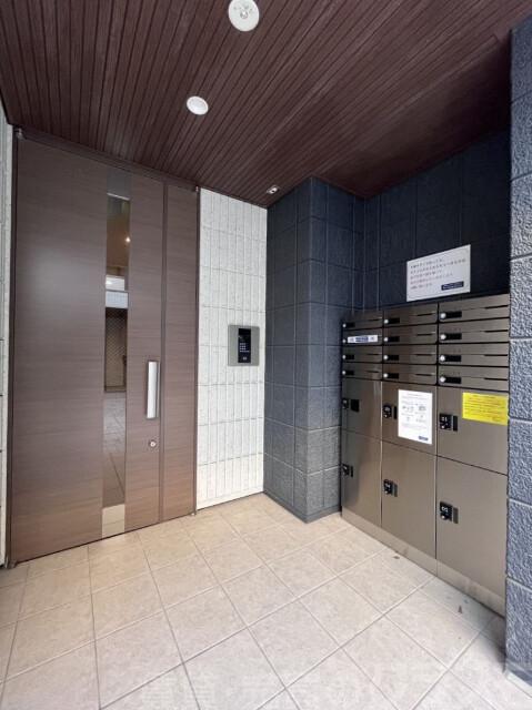 28/30 エントランス