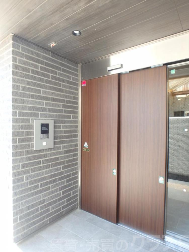 28/30 エントランス