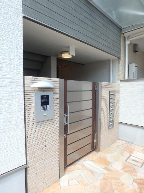 21/27 エントランス