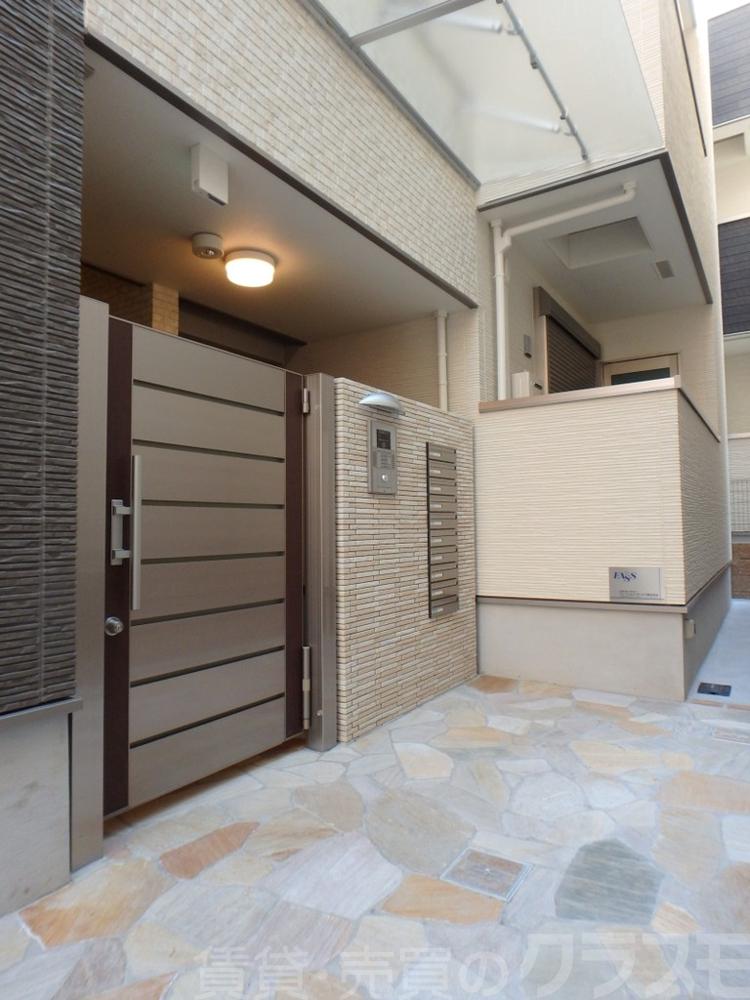 20/26 エントランス