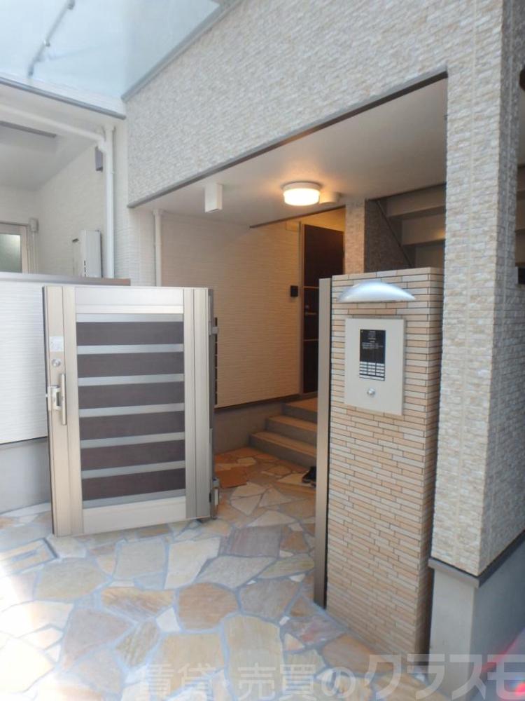 20/30 エントランス