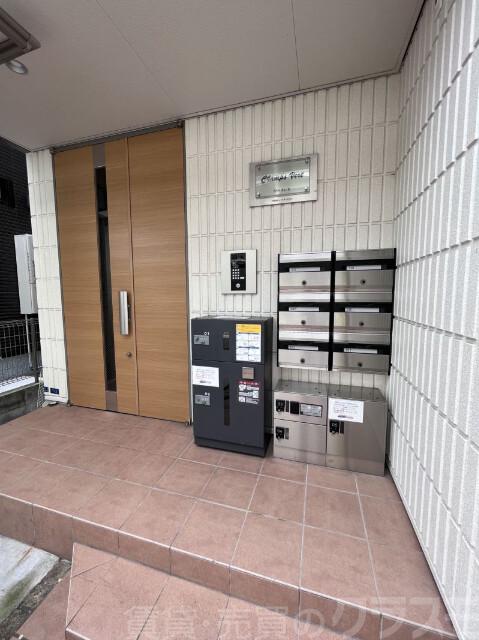 21/29 エントランス