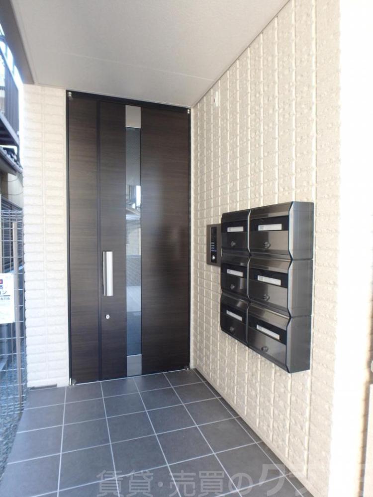 23/30 エントランス