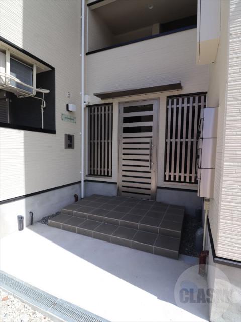 22/30 エントランス