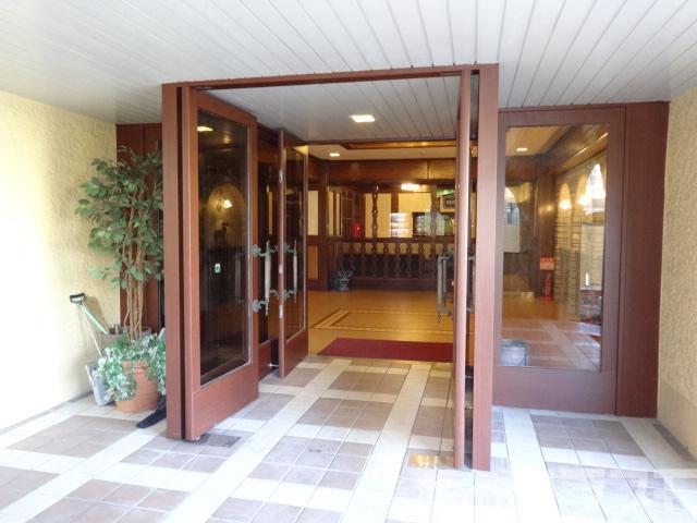 24/28 エントランス