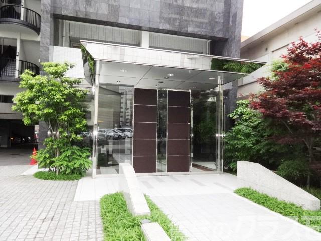 23/30 エントランス