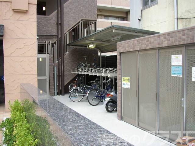 22/28 エントランス