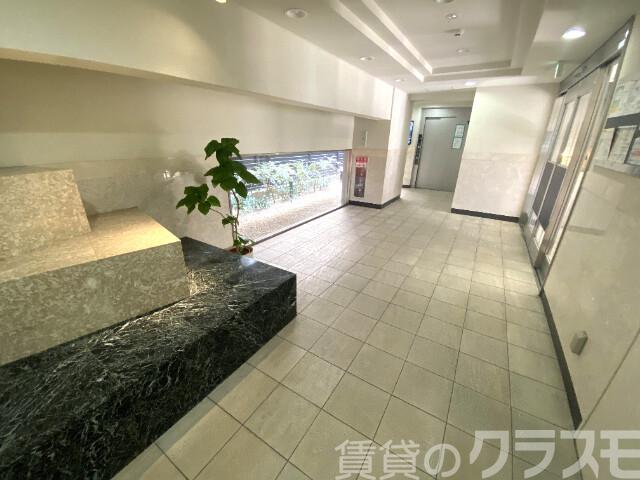 21/28 エントランス