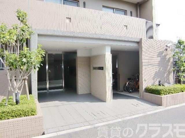 18/24 エントランス