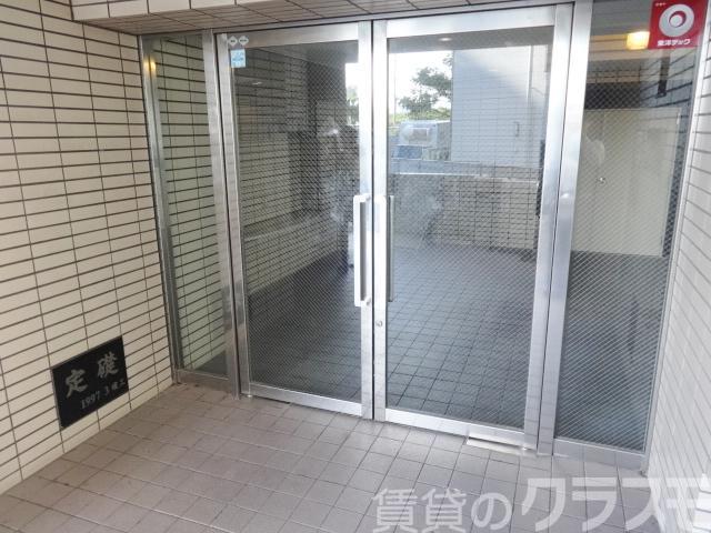 16/21 エントランス