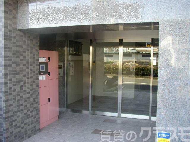 16/20 エントランス