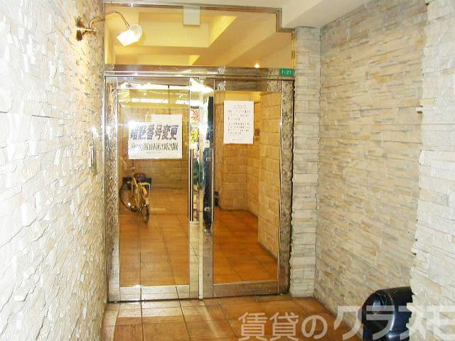 17/23 エントランス