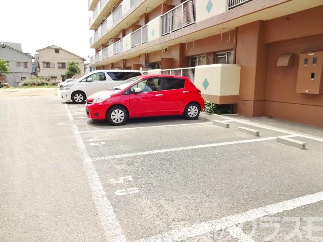 22/27 駐車場