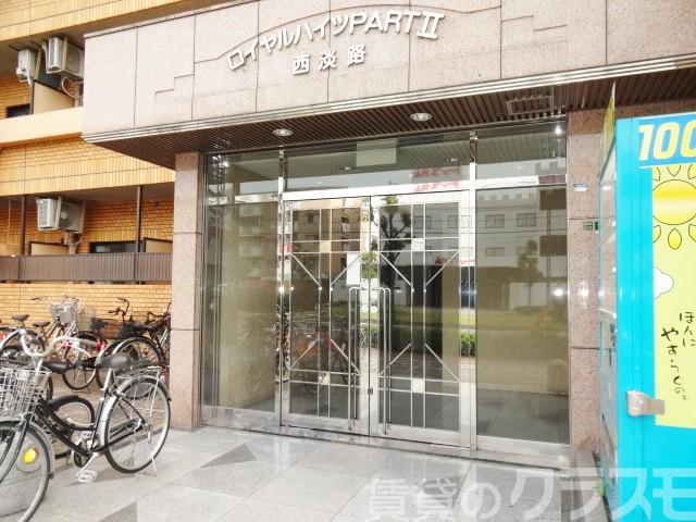 16/19 エントランス