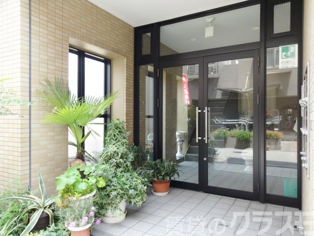 18/22 エントランス