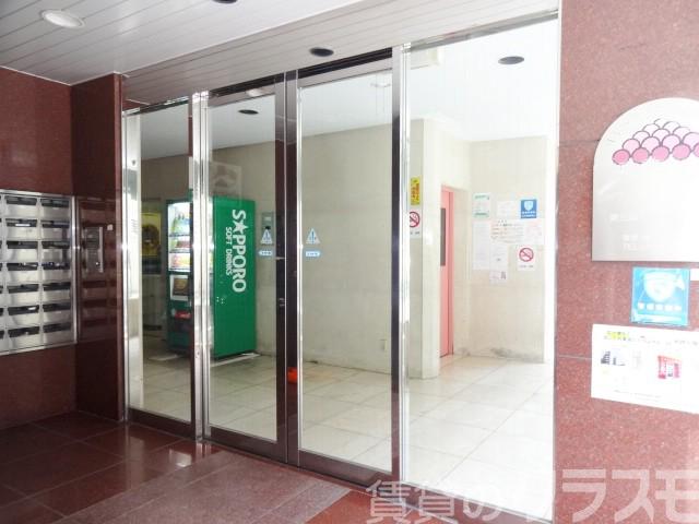 25/30 エントランス