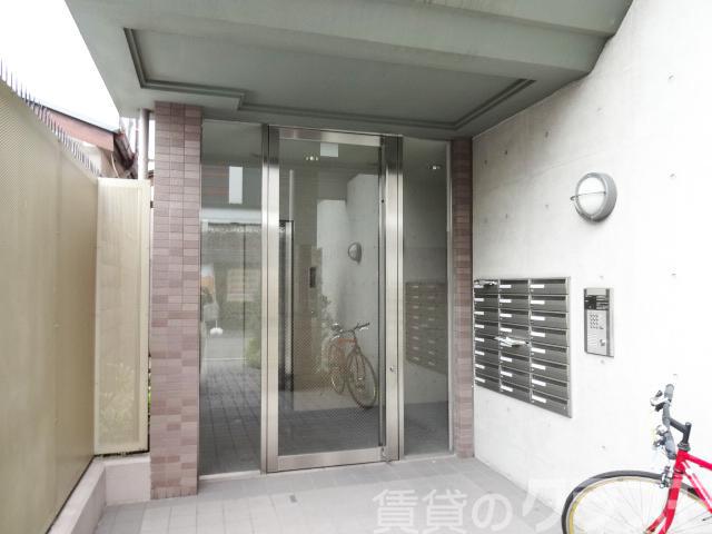 16/22 エントランス