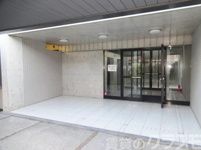 2/5 エントランス