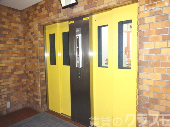 20/23 エントランス