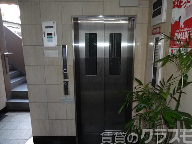 19/24 エントランス