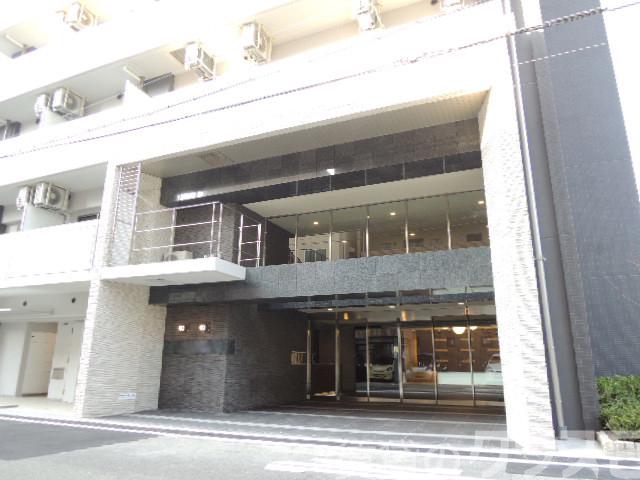 22/26 エントランス